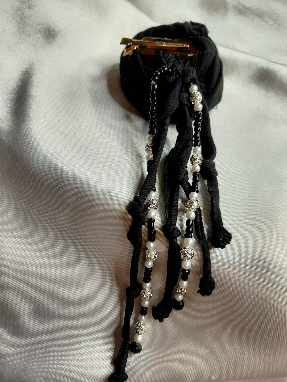 CLIP ON FLOWER